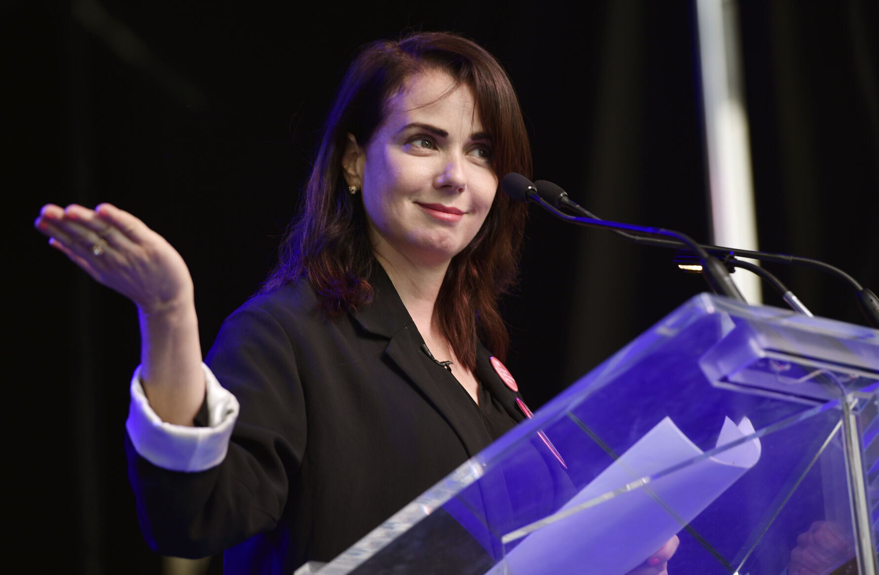 Mia Kirshner